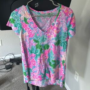 Lilly Pulitzer Etta v neck tee